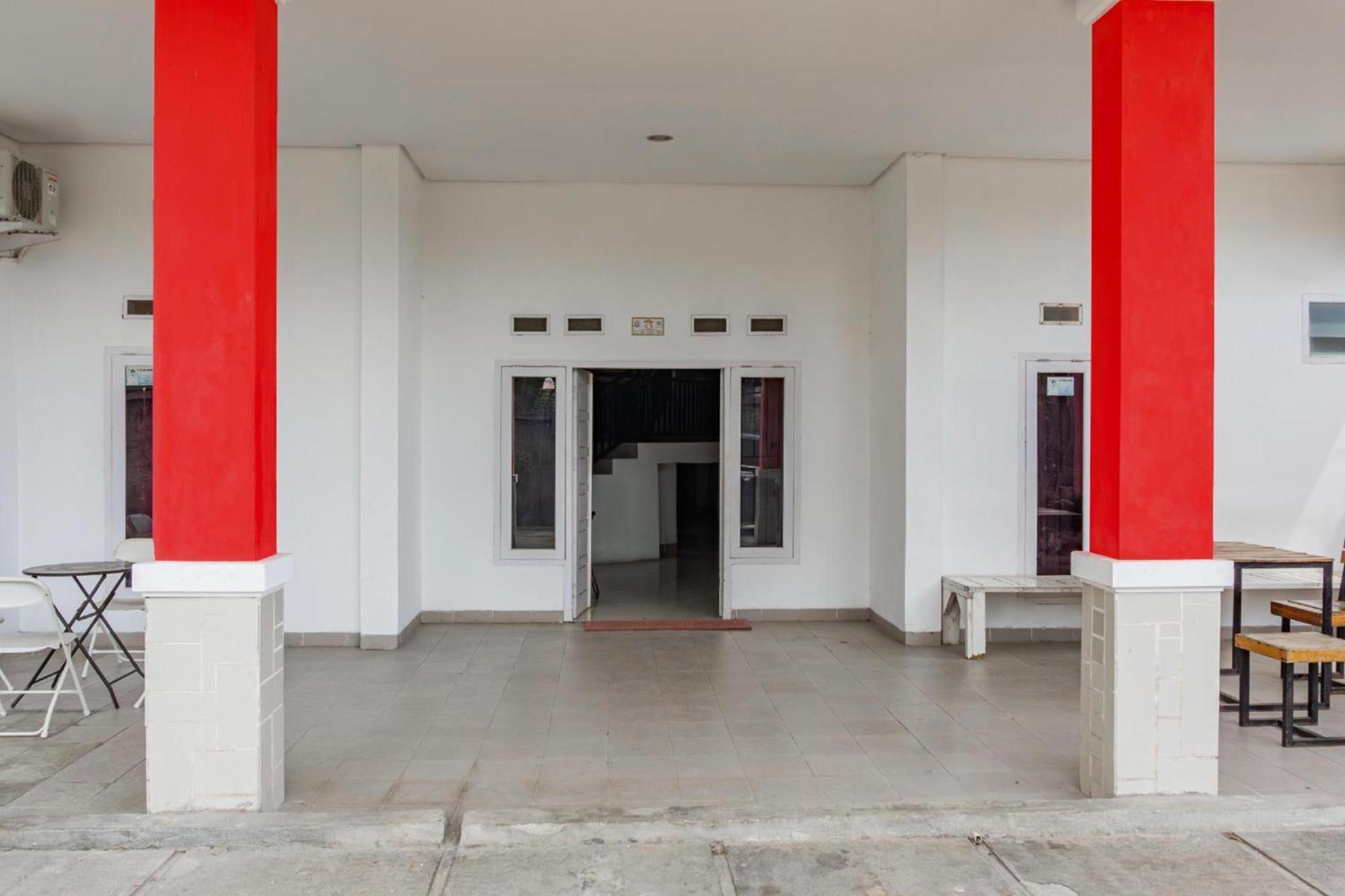 Hotel O Rajabasa Near Universitas Lampung Formerly Hotel Prasetya บันดาร์ ลัมปุง ภายนอก รูปภาพ